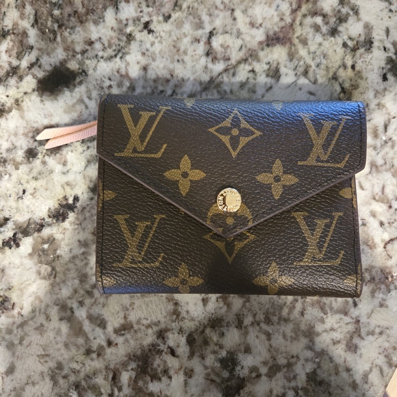 LV Monogram Wallet - Picture 2 of 6